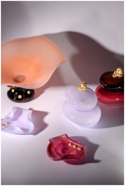 Helle Mardahl, Plates and bowls, Serpentine dish, purple