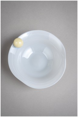 Helle Mardahl, Plates and bowls, Bowl with a twist, grey