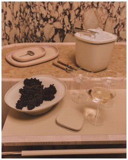 Giobagnara, Maris raised trays by Kelly Wearstler, Medium raised tray, ivory